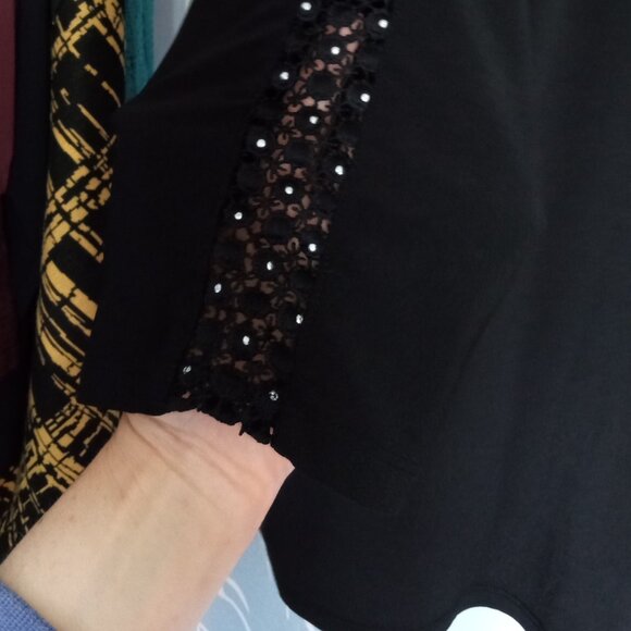 🌠 #83) Linda Leal Black Dolman Sleeves Top with Embellishment Down Sleevs - Picture 5 of 6